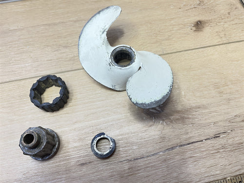 Johnson Evinrude OMC 203919 Propeller 376769 Clutch Hub 300565 Prop Clutch Ring