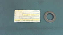 Johnson Evinrude OMC 302564 Propeller Prop Shaft Oil Seal Retainer