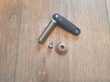 (NS100-A506) - OEM Johnson Evinrude OMC 391421 Clamp Screw