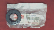Yamaha 93102-25M28-00 Oil Seal