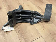 Suzuki 43111-95220-0ED Swivel Bracket 43750-95254-0ED Steering Bracket - Used