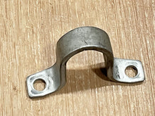 Nissan 3C7015132 Hanger - Used