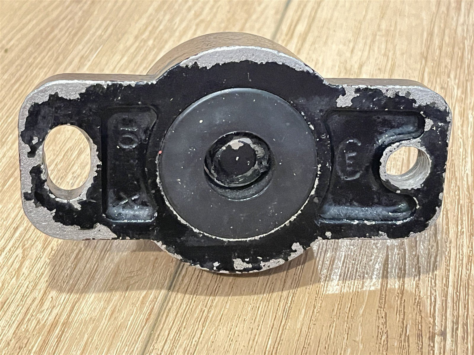 Mercury 66284A2 Engine Base Assembly - Used – Pine Lake Parts