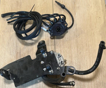 Evinrude Ficht 5001222 Oil Lift Pump 5004920 Oil Injector & Manifold - Used