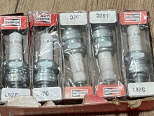 Lot of 10 Champion L82C Spark Plugs 811/811M
