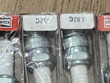 Lot of 10 Champion L82C Spark Plugs 811/811M