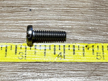 Johnson Evinrude OMC 308038 Screw