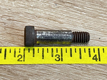 Johnson Evinrude OMC 392652 Bolt