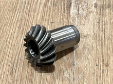 OEM Johnson Evinrude BRP 322079 Driveshaft Pinion 1977-1983 35HP