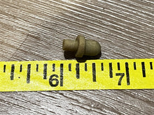 Johnson Evinrude OMC 318231 Plug