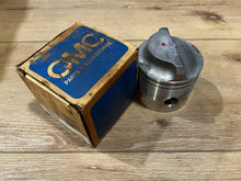 Johnson Evinrude OMC 385569 Piston