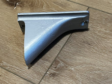 Chrysler 300116 F300116 Snout