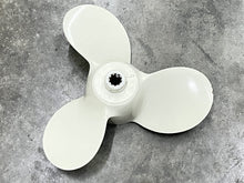 Michigan Wheel AMC-490 Propeller 8 1/2 x 8 1/2 Chrysler 20-25HP 1968+ 152002