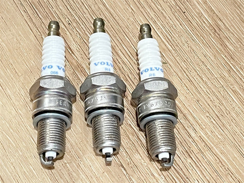 Lot of 3 Volvo Penta 876077 Spark Plugs