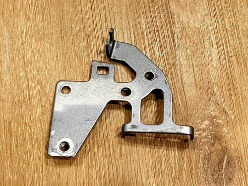 Yamaha 682-44118-70-00 Bracket - Used