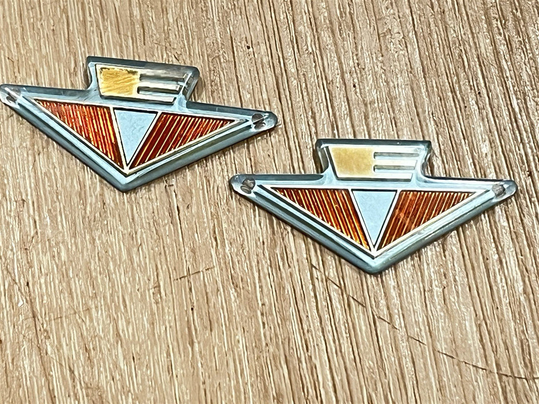 Nice Pair of 1960 Evinrude Fisherman 204608 Emblems/Appliques - Used