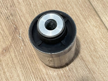 Mercury 813771003 Lower Mount - Used