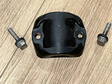 Mercury 8M0142802 Lower Mount Cover 81893435 Screws - Used