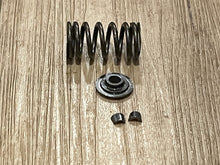 Mercury 8M0142360 Valve Spring 8M0142363 Retainer 8M0142364 Valve Key - Used