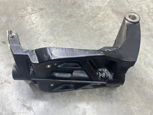 Mercury 8710A17 Swivel Bracket - Used
