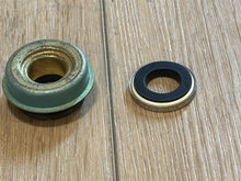 OEM OMC Sterndrive 982298 Seal & Seat