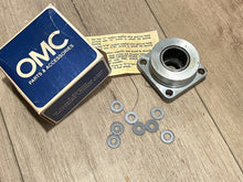 OEM Johnson Evinrude OMC 384584 Bearing Housing & Seal