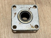 OEM Johnson Evinrude OMC 384584 Bearing Housing & Seal