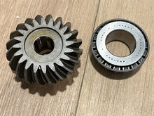 OEM Johnson Evinrude OMC 979855 Pinion Gear & Bushing