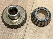 OEM Johnson Evinrude OMC 979855 Pinion Gear & Bushing