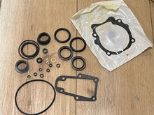 OEM Johnson Evinrude OMC 984458 Gearcase Seal Kit