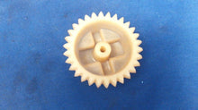 Honda 16512-ZM7-000 Holder, Governor Weight - Used