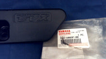 Yamaha F0X-U883P-00-00 Stabilizer RH Black – New Old Stock