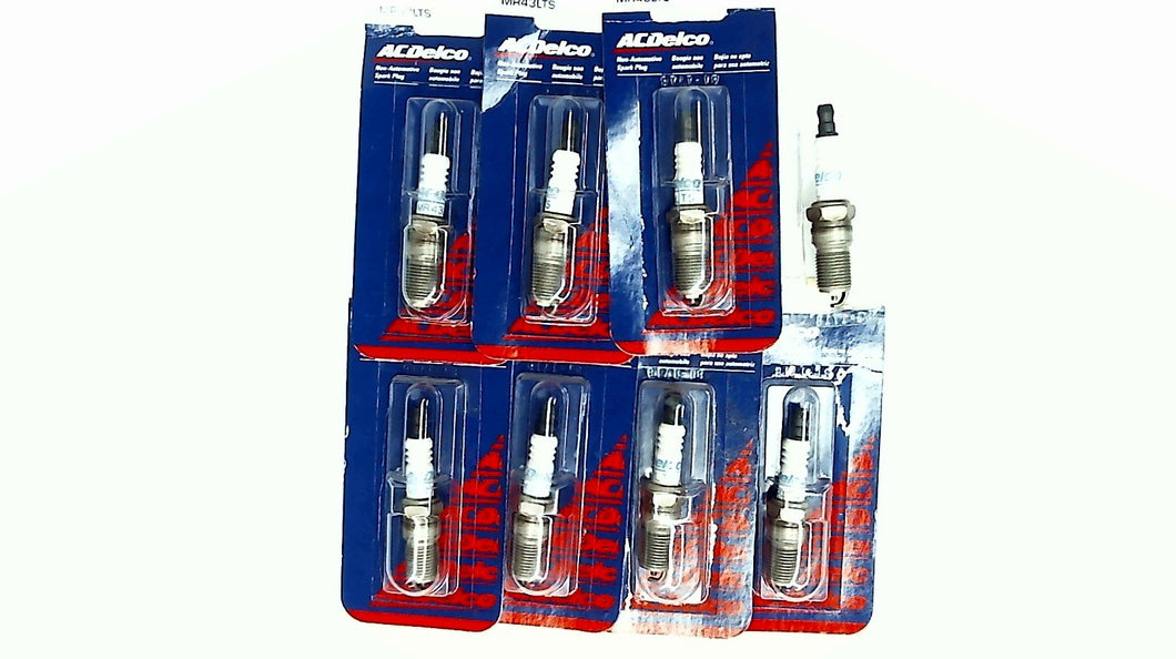 Lot of 8 ACDelco MR43LTS Spark Plugs