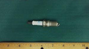 Lot of 8 ACDelco MR43LTS Spark Plugs