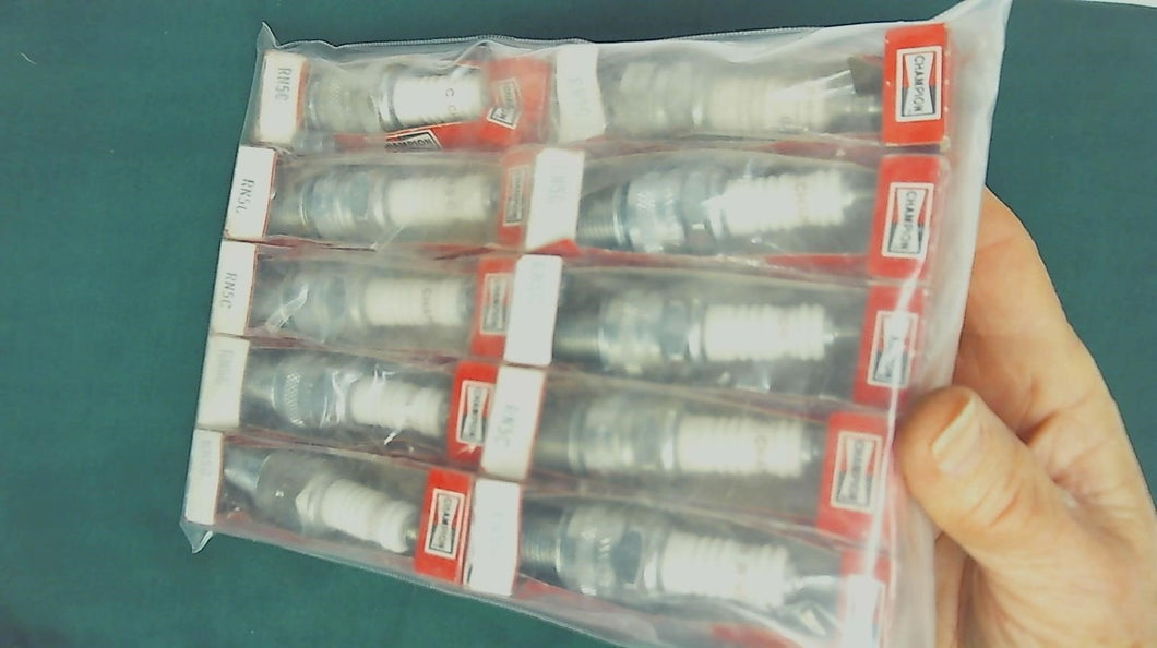 Lot of 10 Champion RN5C Spark Plugs 123