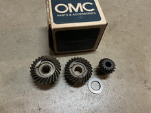 Johnson Evinrude OMC 376720 Pinion, Gears & Bushing Assembly